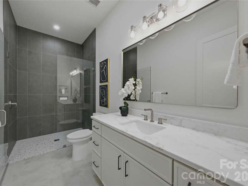 20200 Rainbow Circle, Cornelius, NC 28031.  MLS# CAR4380480, YatesRealty ID 26307. 