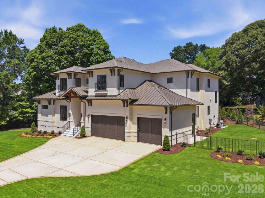 20200 Rainbow Circle, Cornelius, NC 28031.  MLS# CAR4380480, YatesRealty ID 26307. 