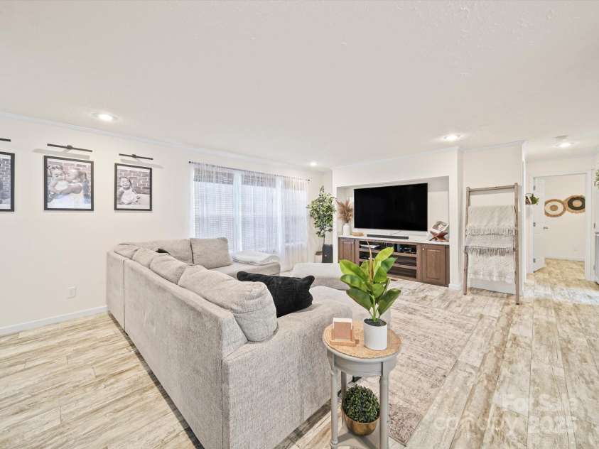 601 Lhasa Apso Lane, Iron Station, NC 28080.  MLS# CAR4278177, YatesRealty ID 26307. 