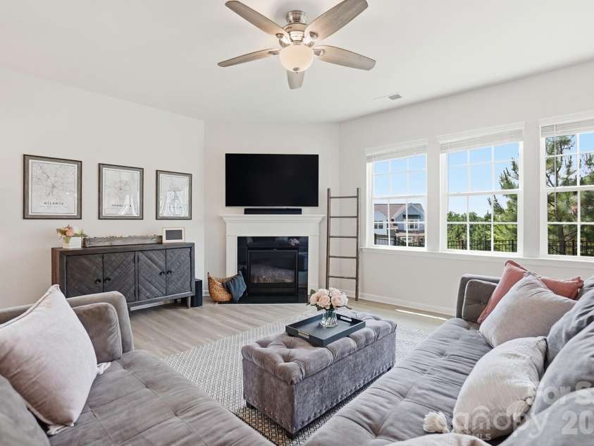 16732 Cozy Cove Road, Charlotte, NC 28278.  MLS# CAR4382476, YatesRealty ID 26308. 
