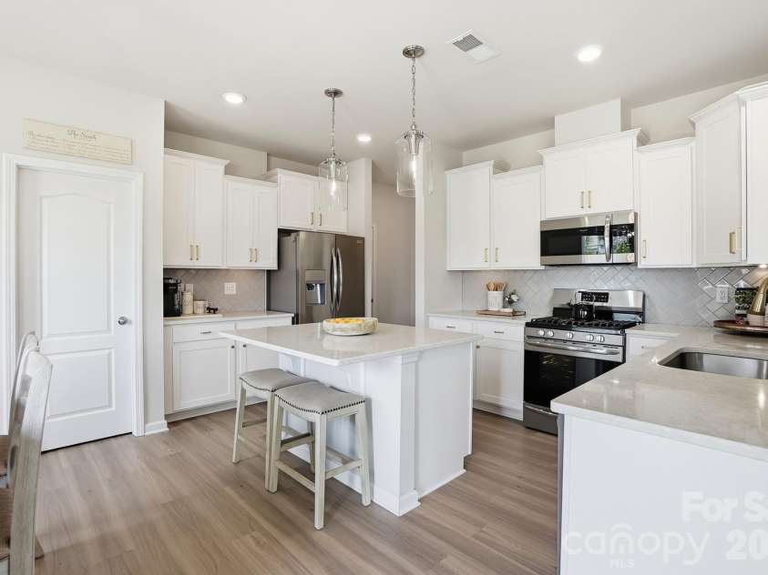 16732 Cozy Cove Road, Charlotte, NC 28278.  MLS# CAR4382476, YatesRealty ID 26308. 