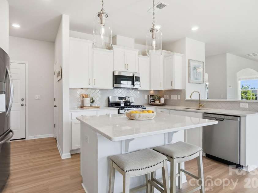 16732 Cozy Cove Road, Charlotte, NC 28278.  MLS# CAR4382476, YatesRealty ID 26308. 