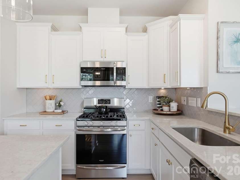 16732 Cozy Cove Road, Charlotte, NC 28278.  MLS# CAR4382476, YatesRealty ID 26308. 