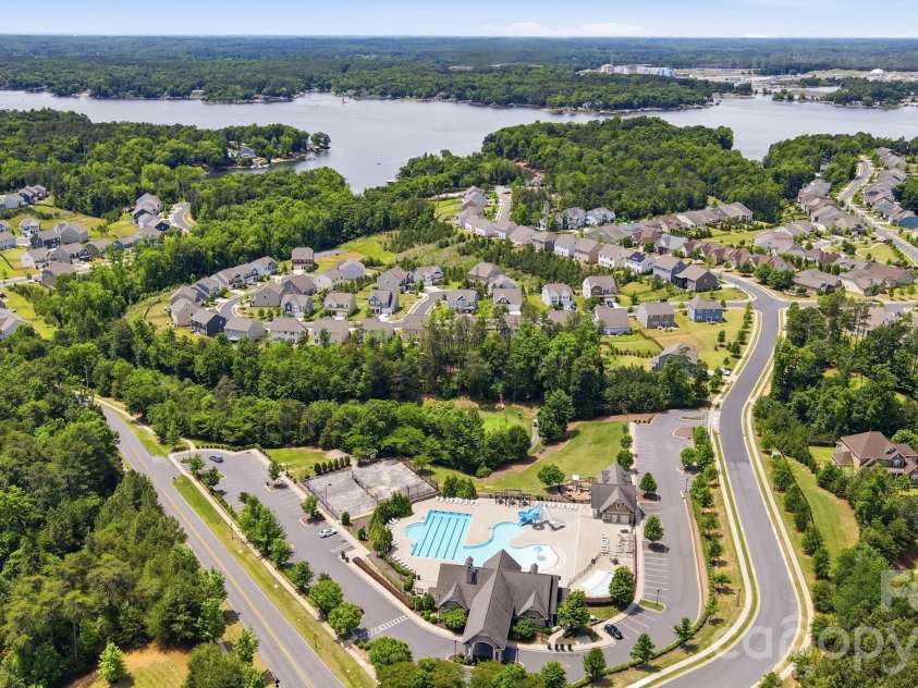 16732 Cozy Cove Road, Charlotte, NC 28278.  MLS# CAR4382476, YatesRealty ID 26308. 