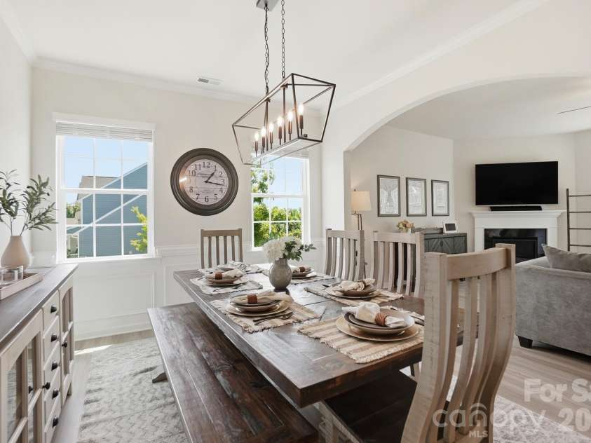 16732 Cozy Cove Road, Charlotte, NC 28278.  MLS# CAR4382476, YatesRealty ID 26308. Dinning