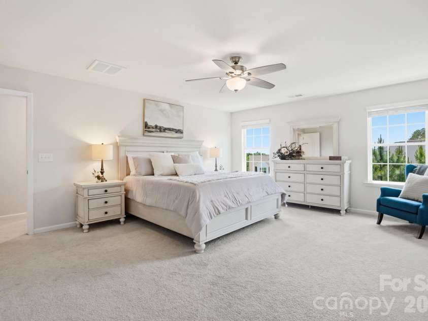 16732 Cozy Cove Road, Charlotte, NC 28278.  MLS# CAR4382476, YatesRealty ID 26308. Primary Suite