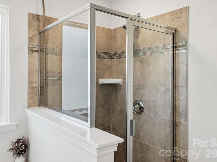 16732 Cozy Cove Road, Charlotte, NC 28278.  MLS# CAR4382476, YatesRealty ID 26308. Primary Suite
