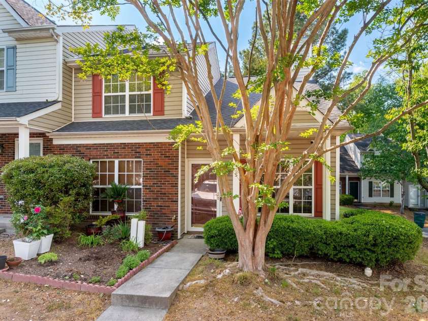 735 Mountainwater Drive, Charlotte, NC 28262.  MLS# CAR4373332, YatesRealty ID 26309. 