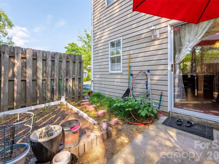 735 Mountainwater Drive, Charlotte, NC 28262.  MLS# CAR4373332, YatesRealty ID 26309. 