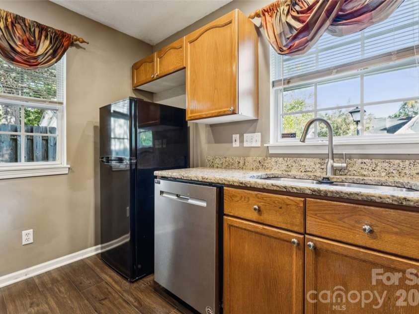 735 Mountainwater Drive, Charlotte, NC 28262.  MLS# CAR4436888, YatesRealty ID 26309. Kitchen