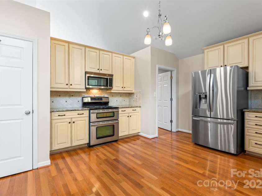 8007 Caldwell Road, Harrisburg, NC 28075.  MLS# CAR4268638, YatesRealty ID 26309. Kitchen