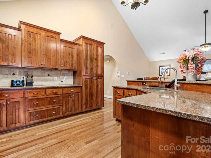 1263 Waterford Drive, Hickory, NC 28602.  MLS# CAR4235247, YatesRealty ID 2631. 