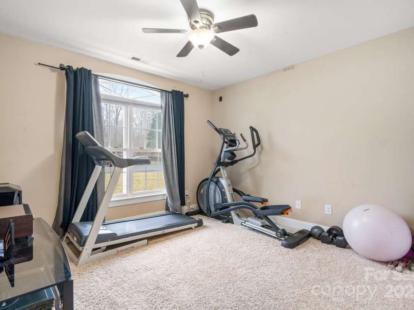 1263 Waterford Drive, Hickory, NC 28602.  MLS# CAR4235247, YatesRealty ID 2631. 