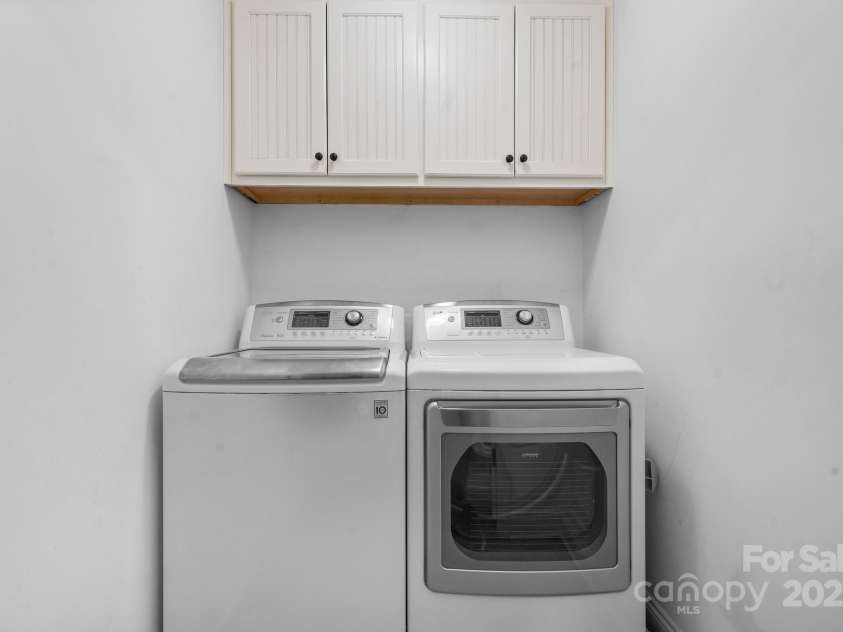 1263 Waterford Drive, Hickory, NC 28602.  MLS# CAR4235247, YatesRealty ID 2631. 