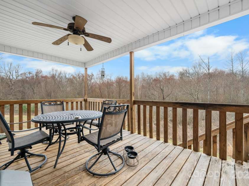 1263 Waterford Drive, Hickory, NC 28602.  MLS# CAR4235247, YatesRealty ID 2631. 