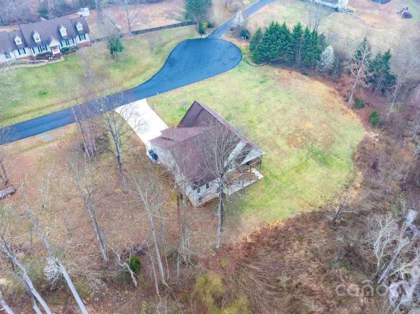 1263 Waterford Drive, Hickory, NC 28602.  MLS# CAR4235247, YatesRealty ID 2631. 