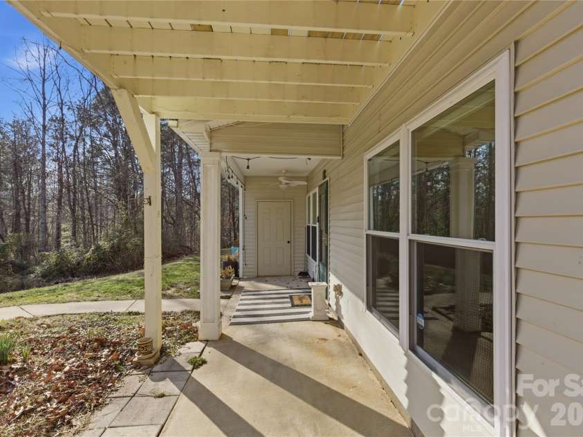 19 Krista Circle, Candler, NC 28715.  MLS# CAR4352518, YatesRealty ID 2631. 