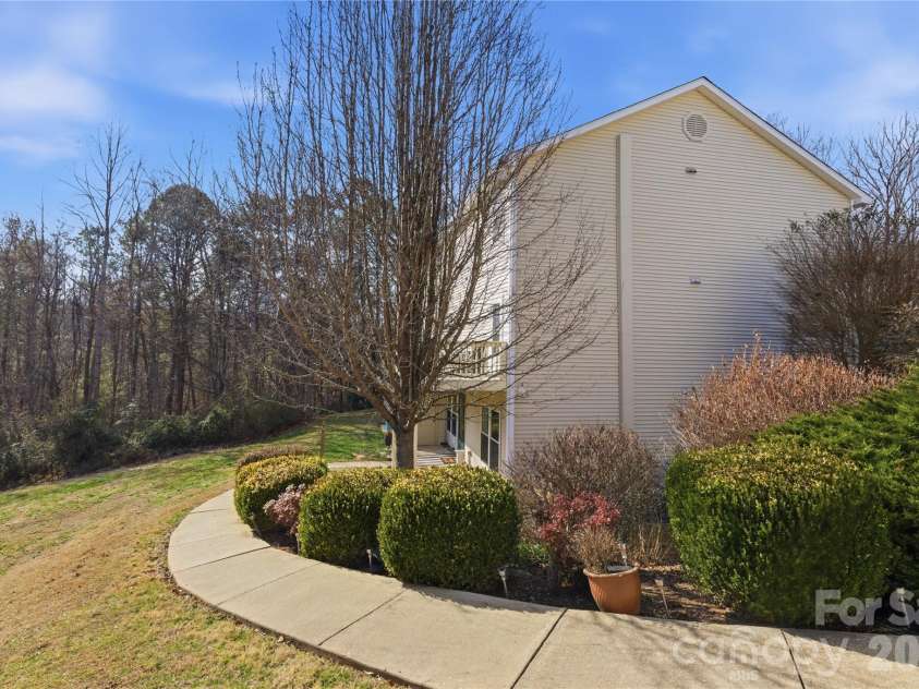 19 Krista Circle, Candler, NC 28715.  MLS# CAR4352518, YatesRealty ID 2631. 