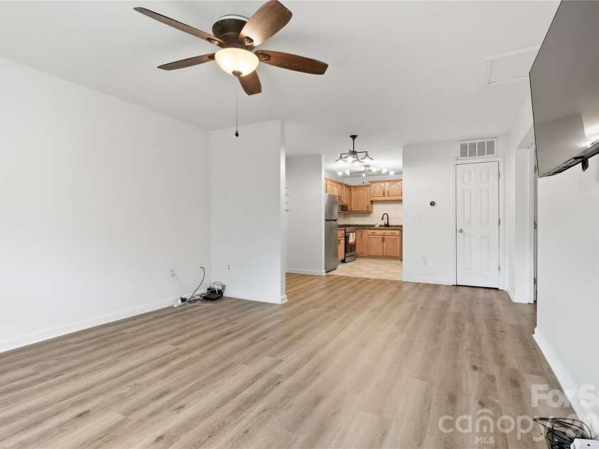 19 Krista Circle, Candler, NC 28715.  MLS# CAR4352518, YatesRealty ID 2631. 