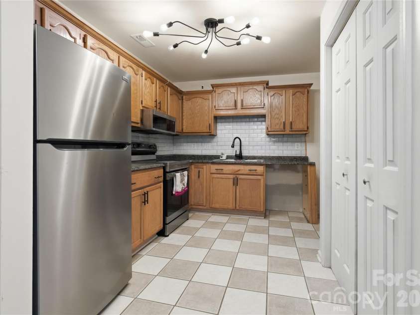 19 Krista Circle, Candler, NC 28715.  MLS# CAR4352518, YatesRealty ID 2631. 