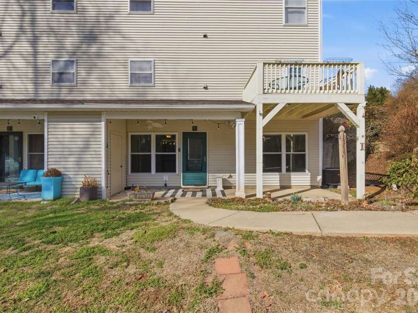 19 Krista Circle, Candler, NC 28715.  MLS# CAR4352518, YatesRealty ID 2631. 