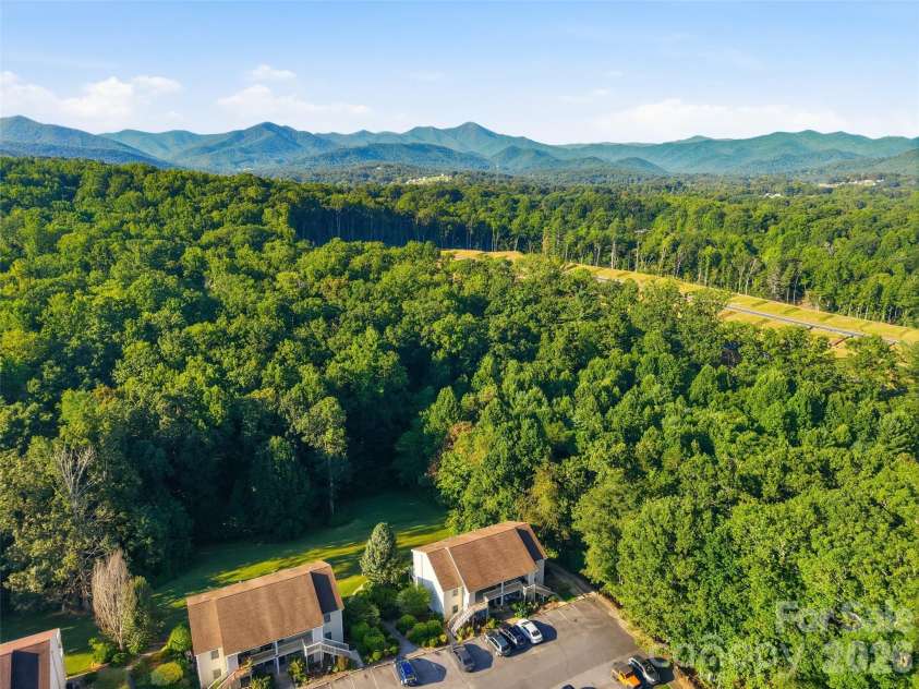 19 Krista Circle, Candler, NC 28715.  MLS# CAR4421403, YatesRealty ID 2631. 