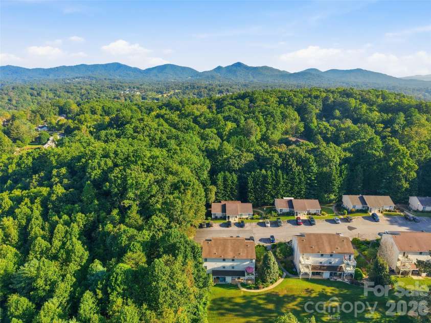 19 Krista Circle, Candler, NC 28715.  MLS# CAR4421403, YatesRealty ID 2631. 