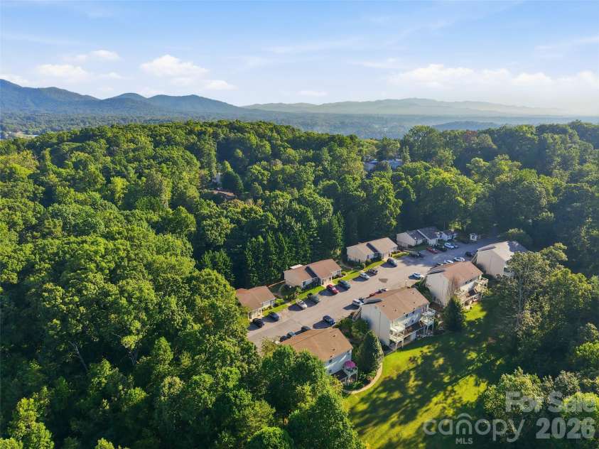 19 Krista Circle, Candler, NC 28715.  MLS# CAR4421403, YatesRealty ID 2631. 