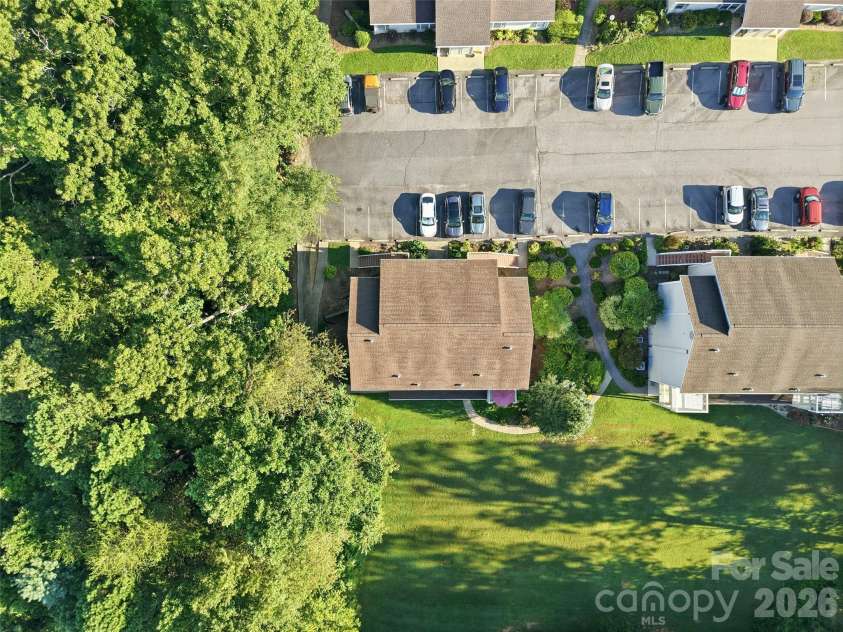 19 Krista Circle, Candler, NC 28715.  MLS# CAR4421403, YatesRealty ID 2631. 
