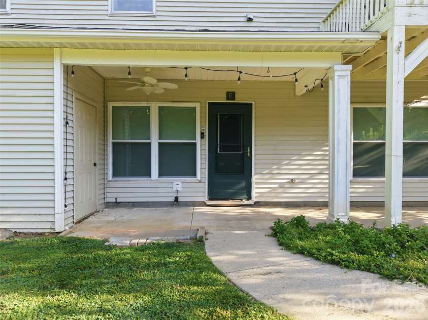 19 Krista Circle, Candler, NC 28715.  MLS# CAR4421403, YatesRealty ID 2631. 