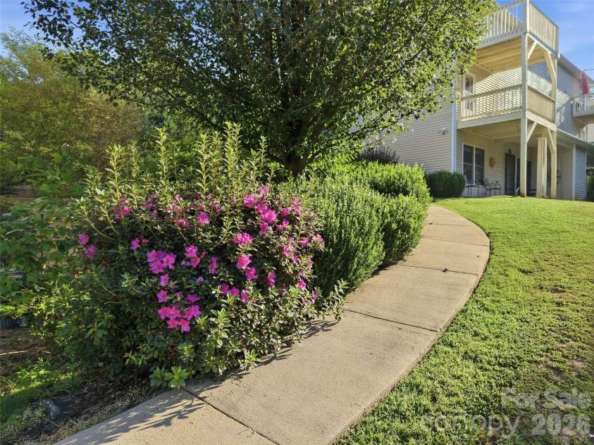 19 Krista Circle, Candler, NC 28715.  MLS# CAR4421403, YatesRealty ID 2631. 