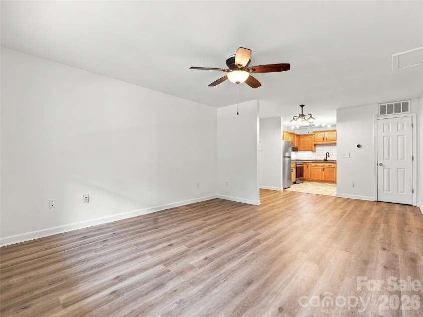 19 Krista Circle, Candler, NC 28715.  MLS# CAR4421403, YatesRealty ID 2631. 