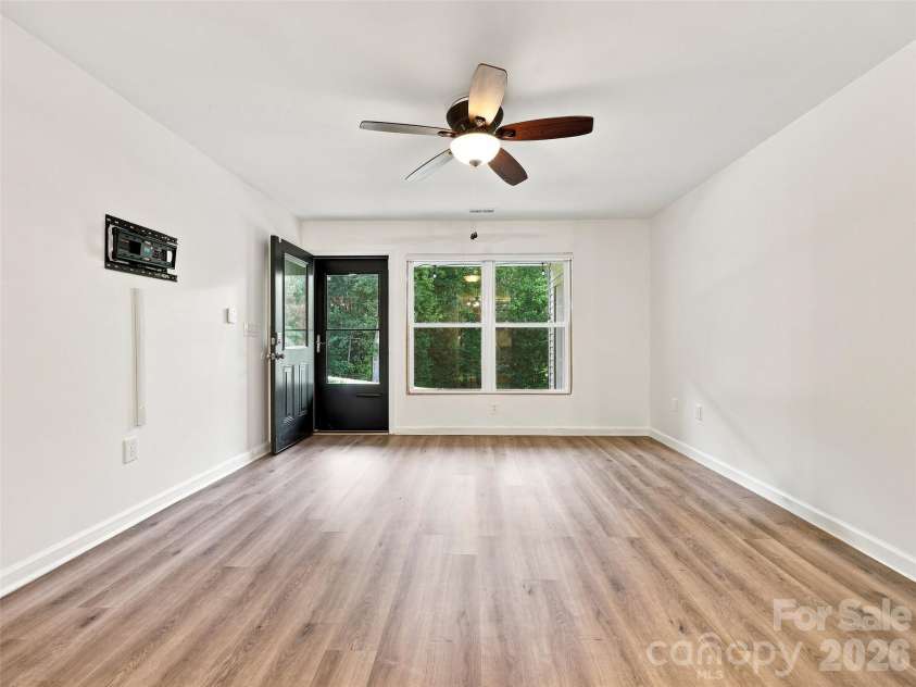19 Krista Circle, Candler, NC 28715.  MLS# CAR4421403, YatesRealty ID 2631. 