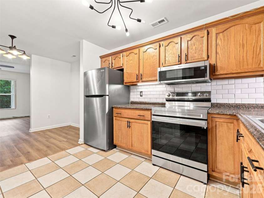 19 Krista Circle, Candler, NC 28715.  MLS# CAR4421403, YatesRealty ID 2631. 