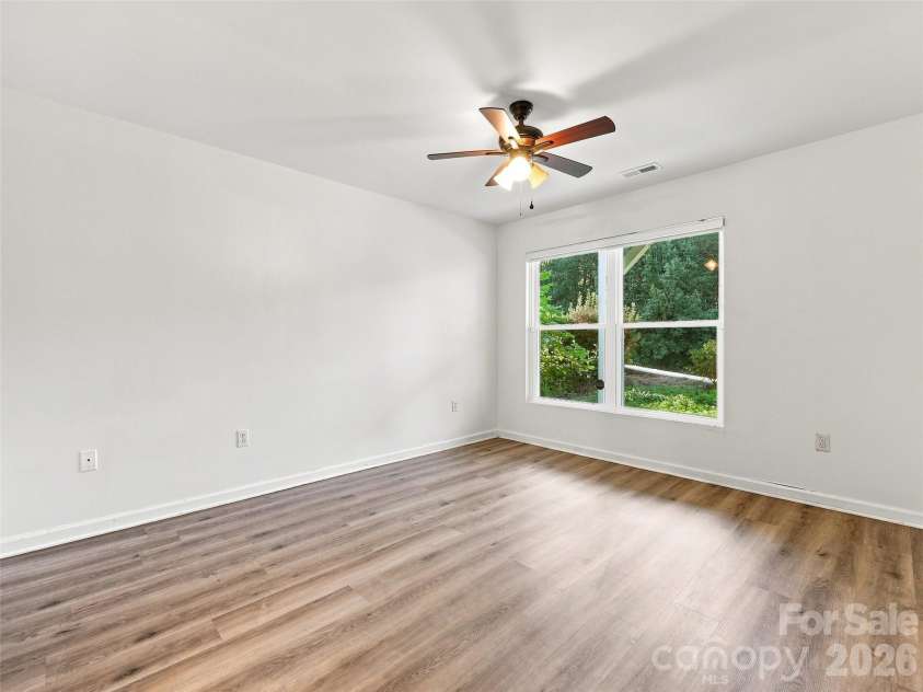 19 Krista Circle, Candler, NC 28715.  MLS# CAR4421403, YatesRealty ID 2631. 