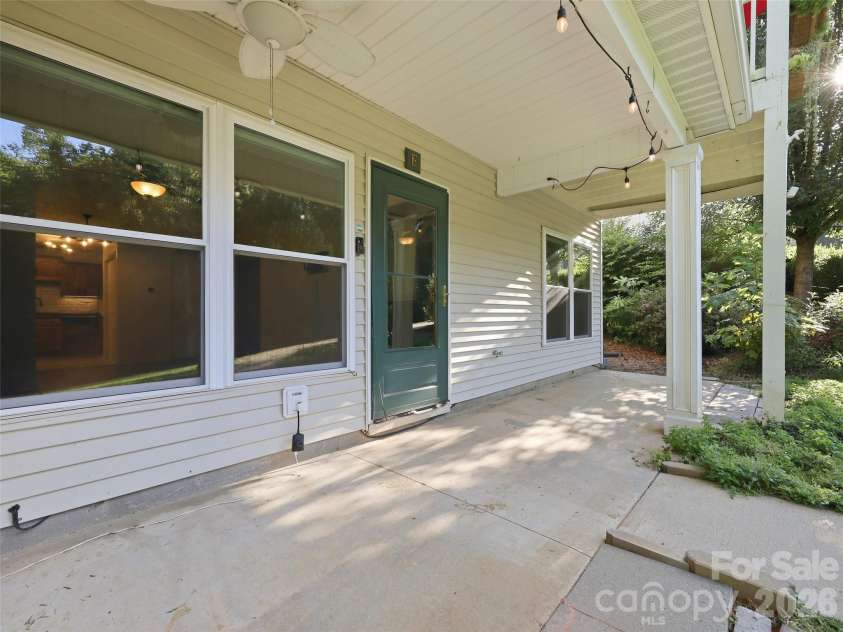 19 Krista Circle, Candler, NC 28715.  MLS# CAR4421403, YatesRealty ID 2631. 