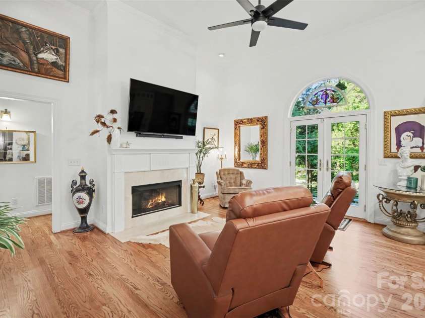 9701 Deer Run Road, Waxhaw, NC 28173.  MLS# CAR4382004, YatesRealty ID 26310. Family Room
