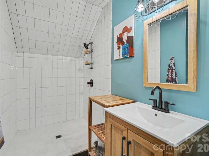 9701 Deer Run Road, Waxhaw, NC 28173.  MLS# CAR4382004, YatesRealty ID 26310. Second living quarters - bathroom