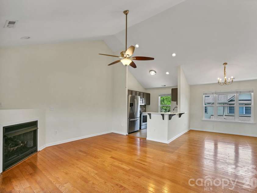 85 Rotunda Circle, Asheville, NC 28806.  MLS# CAR4379680, YatesRealty ID 26312. 