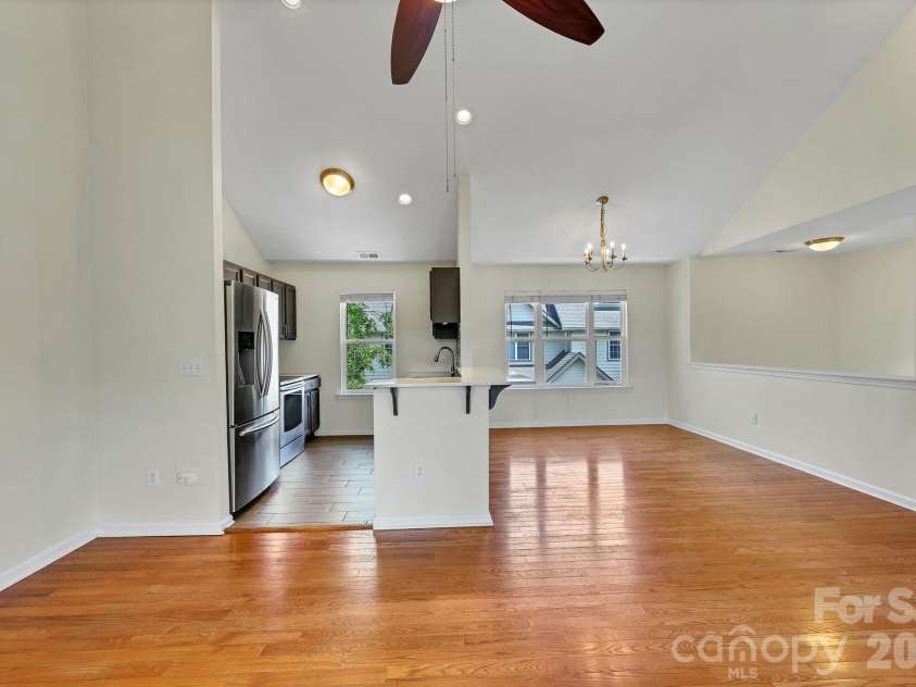85 Rotunda Circle, Asheville, NC 28806.  MLS# CAR4379680, YatesRealty ID 26312. 