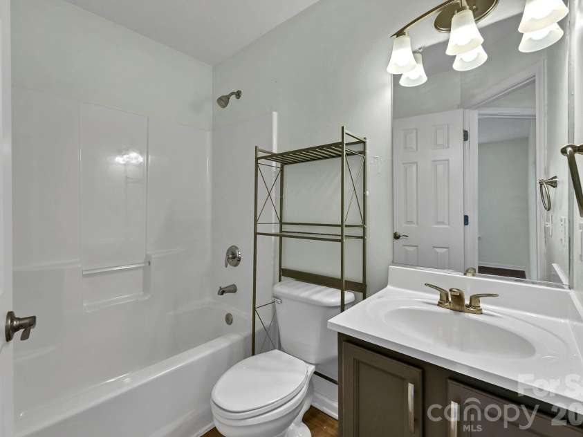 85 Rotunda Circle, Asheville, NC 28806.  MLS# CAR4379680, YatesRealty ID 26312. 