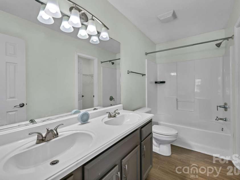 85 Rotunda Circle, Asheville, NC 28806.  MLS# CAR4379680, YatesRealty ID 26312. 