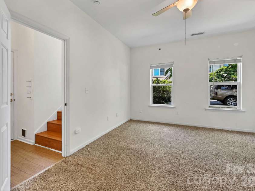 85 Rotunda Circle, Asheville, NC 28806.  MLS# CAR4379680, YatesRealty ID 26312. 