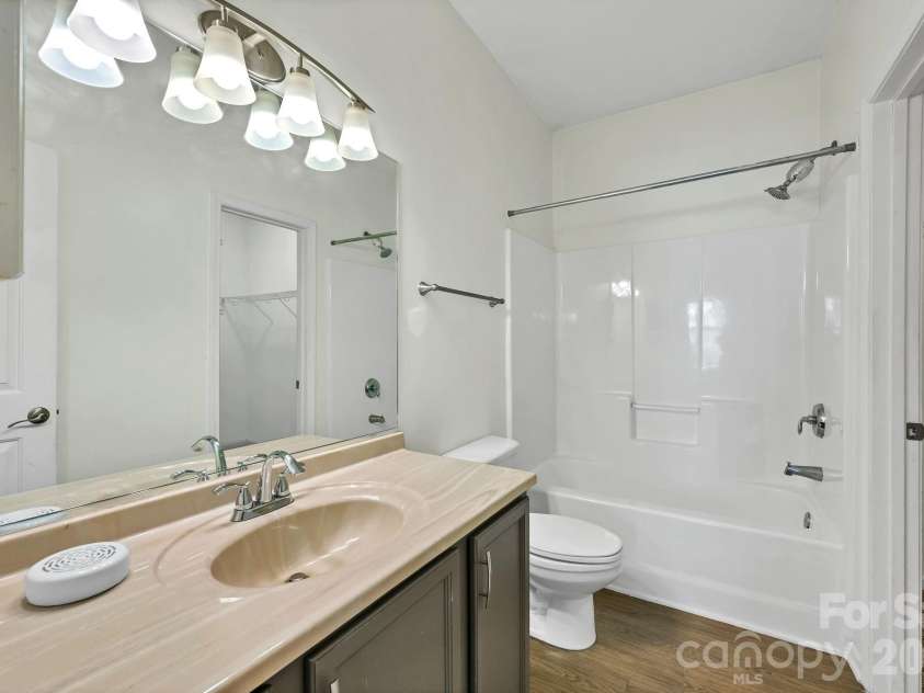 85 Rotunda Circle, Asheville, NC 28806.  MLS# CAR4379680, YatesRealty ID 26312. 