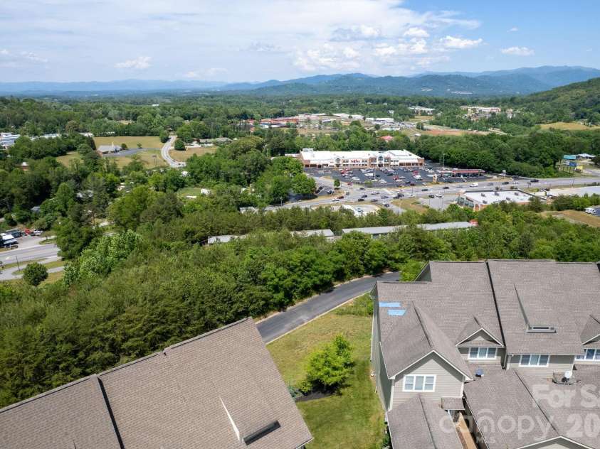 85 Rotunda Circle, Asheville, NC 28806.  MLS# CAR4379680, YatesRealty ID 26312. 