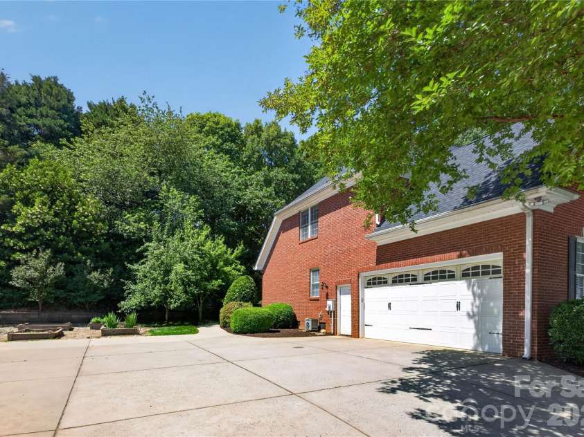 1117 Legacy Lane, Fort Mill, SC 29708.  MLS# CAR4384026, YatesRealty ID 26313. 2 car garage