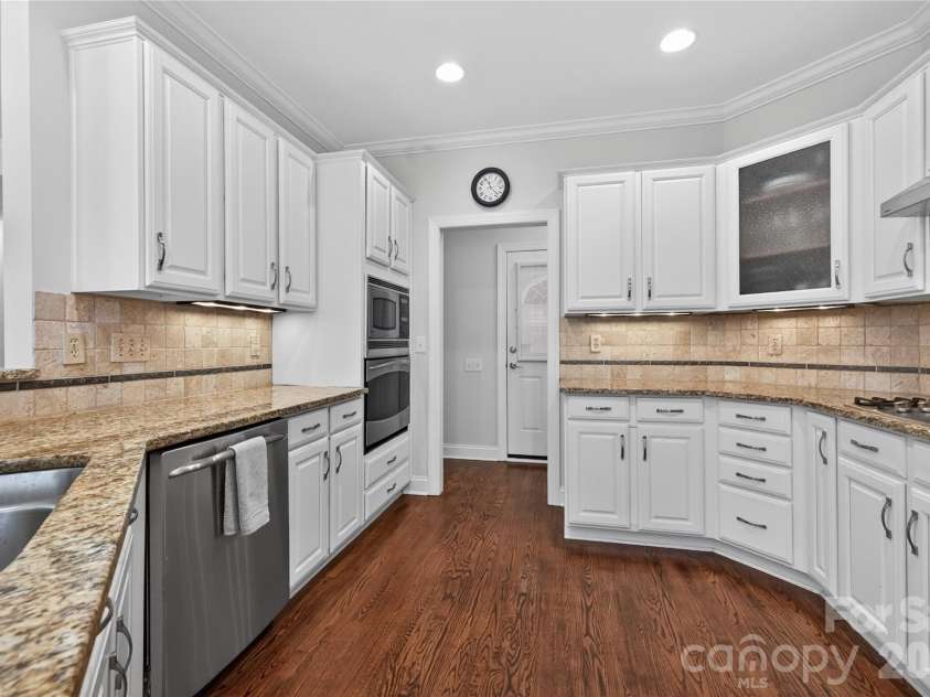 1117 Legacy Lane, Fort Mill, SC 29708.  MLS# CAR4384026, YatesRealty ID 26313. Kitchen