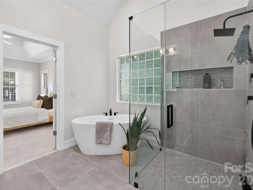 1117 Legacy Lane, Fort Mill, SC 29708.  MLS# CAR4384026, YatesRealty ID 26313. Primary bathroom on main