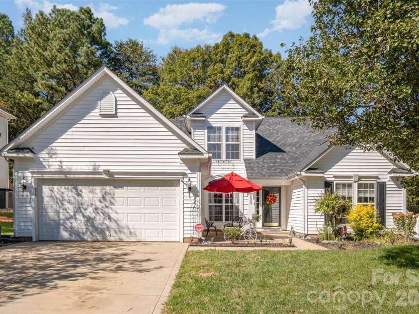 6859 Lakecrest Court, Denver, NC 28037.  MLS# CAR4385082, YatesRealty ID 26315. 