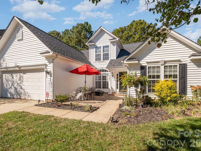 6859 Lakecrest Court, Denver, NC 28037.  MLS# CAR4385082, YatesRealty ID 26315. 